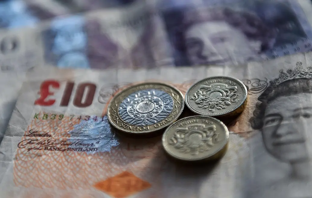 PwC: Δύο σκαλοπάτια στην παγκόσμια κατάταξη χάνει η βρετανική οικονομία