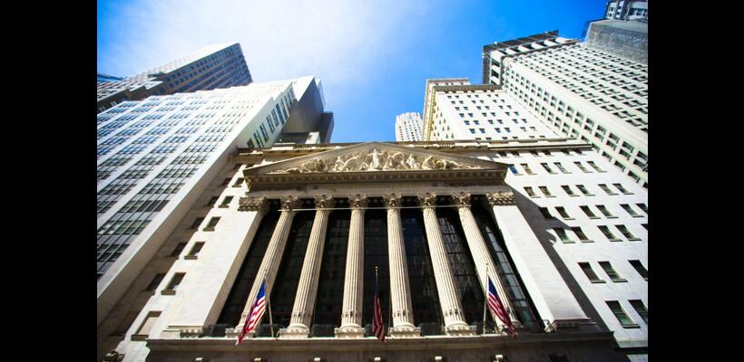 Wall Street: «Αντίδοτο» ο πληθωρισμός στην ελεύθερη πτώση της IBM και το ράλι του πετρελαίου