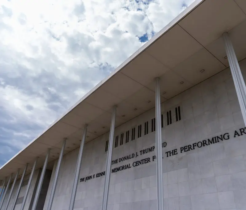 ΗΠΑ: Στα πρόθυρα πτώχευσης και κλεισίματος το Κέντρο Κένεντι, γράφει η Washington Post