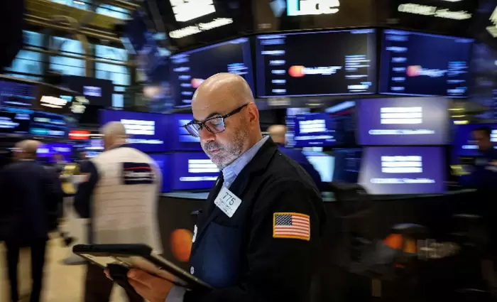 Wall Street: «Προσγείωση» από τα ιστορικά ρεκόρ – Ο πληθωρισμός και τα ομόλογα τρομάζουν τους επενδυτές