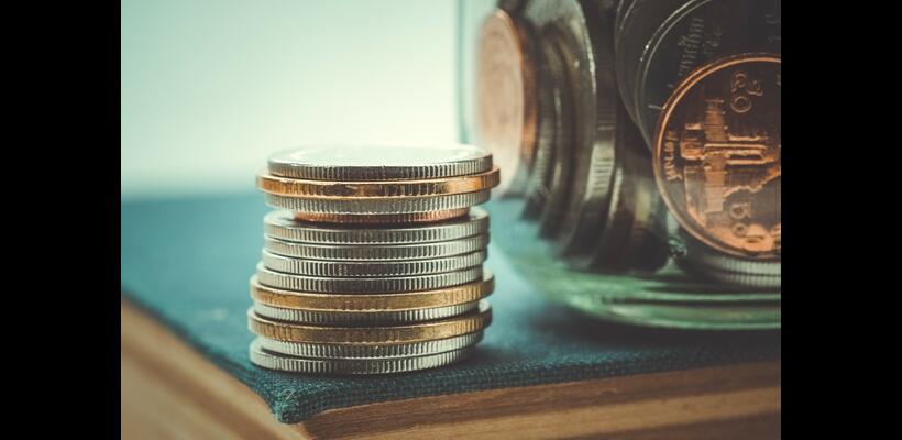 Πολύτιμα μέταλλα: Βουτιά σχεδόν 3% για χρυσό και 7% για ασήμι λόγω φόβων για υψηλότερα επιτόκια στις ΗΠΑ