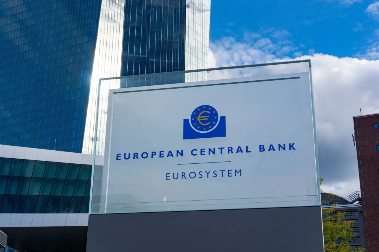 ΕΚΤ: Προς διατήρηση επιτοκίων τον Απρίλιο εν μέσω γεωπολιτικής αβεβαιότητας