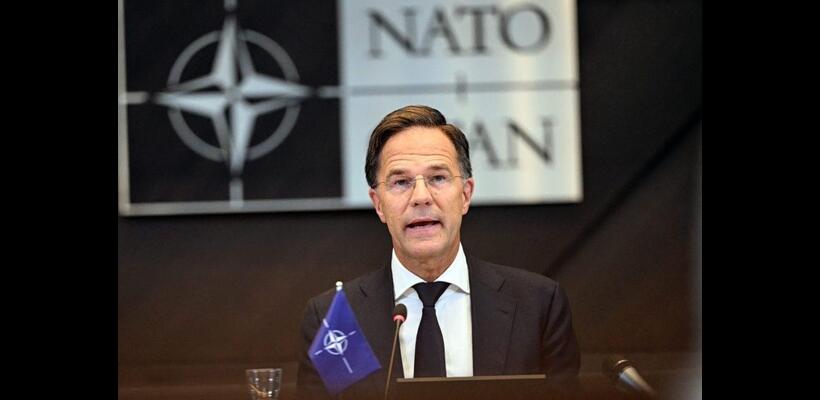 NATO: Πιέζει τους Ευρωπαίους κατασκευαστές όπλων να αυξήσουν την παραγωγή
