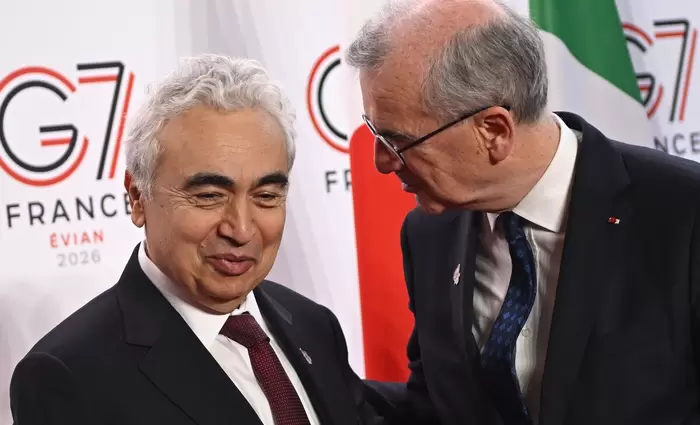 ΙΕΑ: Τα παγκόσμια αποθέματα πετρελαίου εξαντλούνται – Καμπανάκι για τρόφιμα και πληθωρισμό