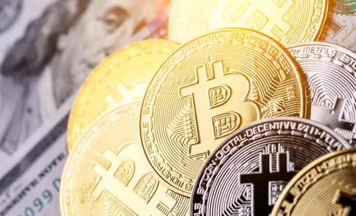 Bitcoin: Άνοδος μετά την εκεχειρία Τραμπ–Ιράν, στα 77.500 δολάρια