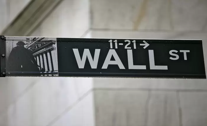 Wall Street: «Φρένο» στα ιστορικά ρεκόρ με το βλέμμα σε Μέση Ανατολή και Fed