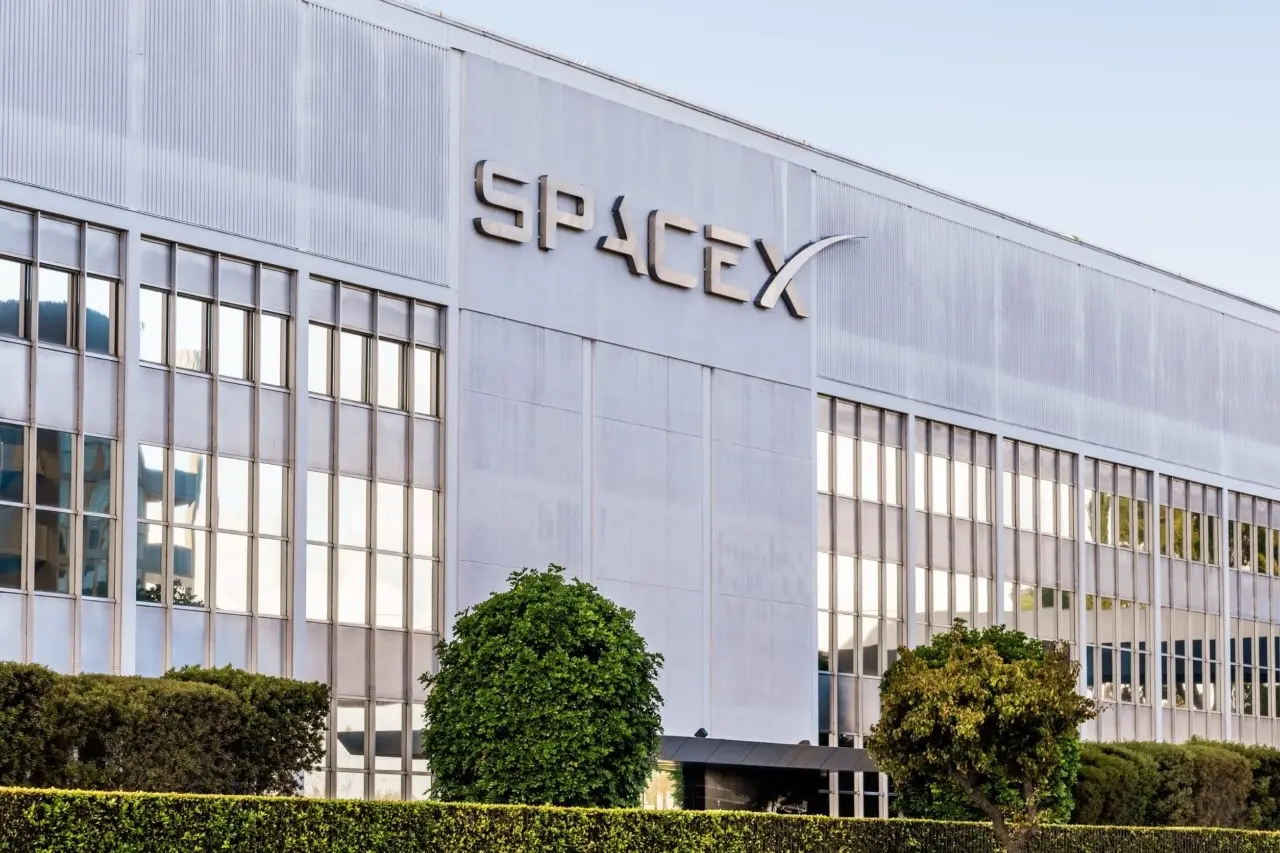 SpaceX: Σε ένα μήνα έχασε κεφαλαιοποίηση ίση με μία… Tesla