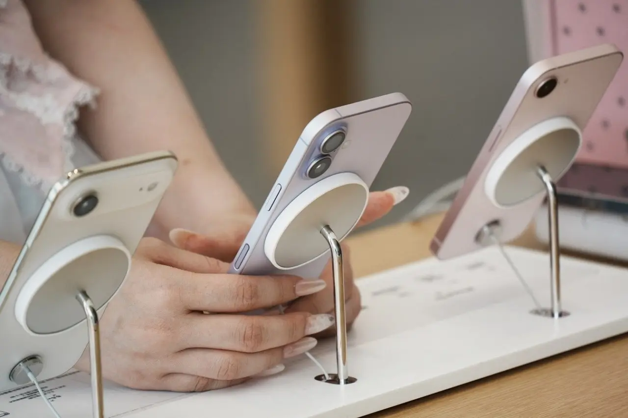 iPhone με τον μήνα: Η Apple εγκαινιάζει πρόγραμμα leasing από $17,99 σε συνεργασία με την Klarna