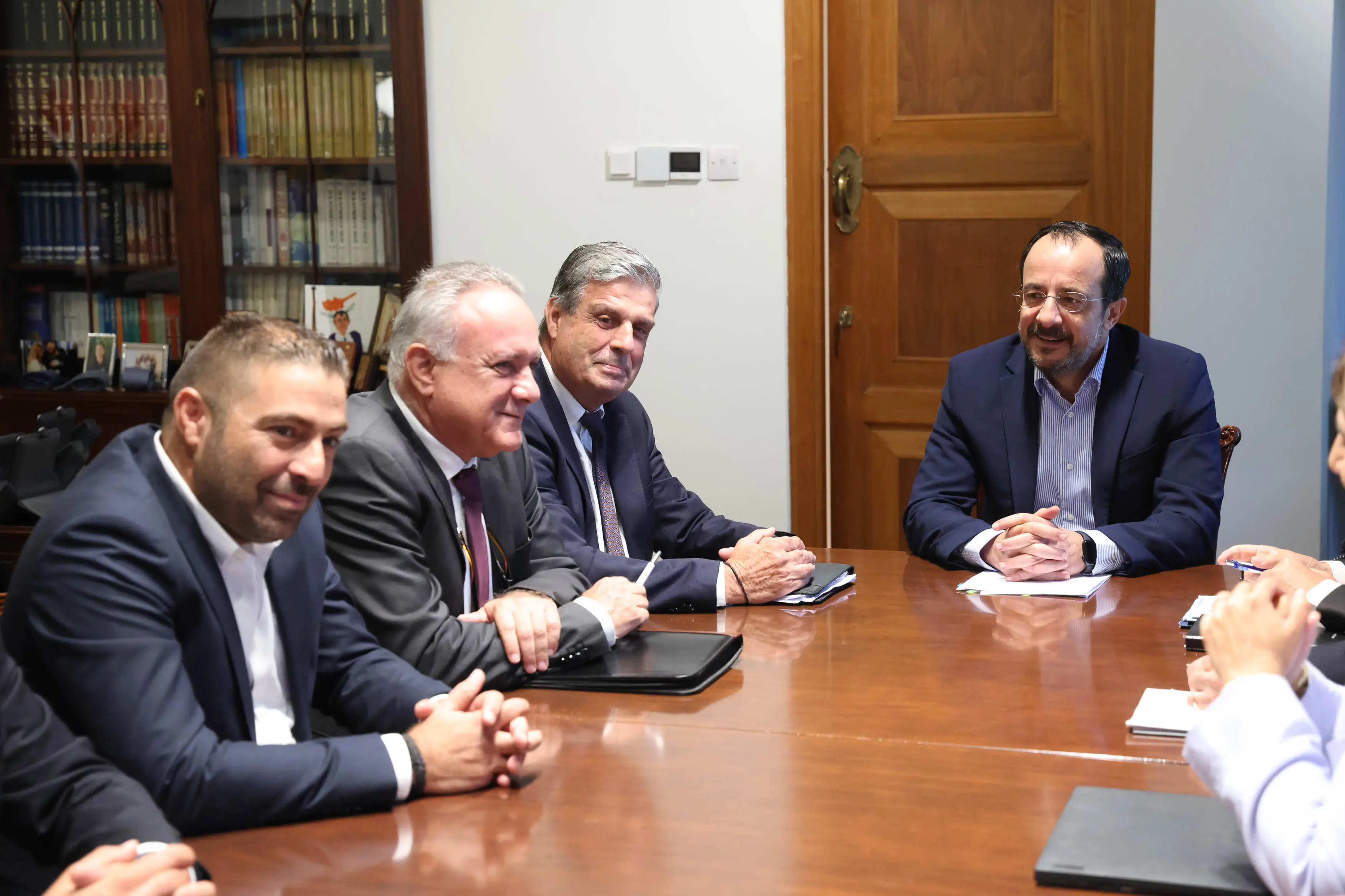 Μικτό κλιμάκιο για μεταρρύθμιση, διάλογο για ΕΑΧ και ΕΟΧ – Τι συμφώνησαν ΠΑΣΥΔΥ και κυβέρνηση