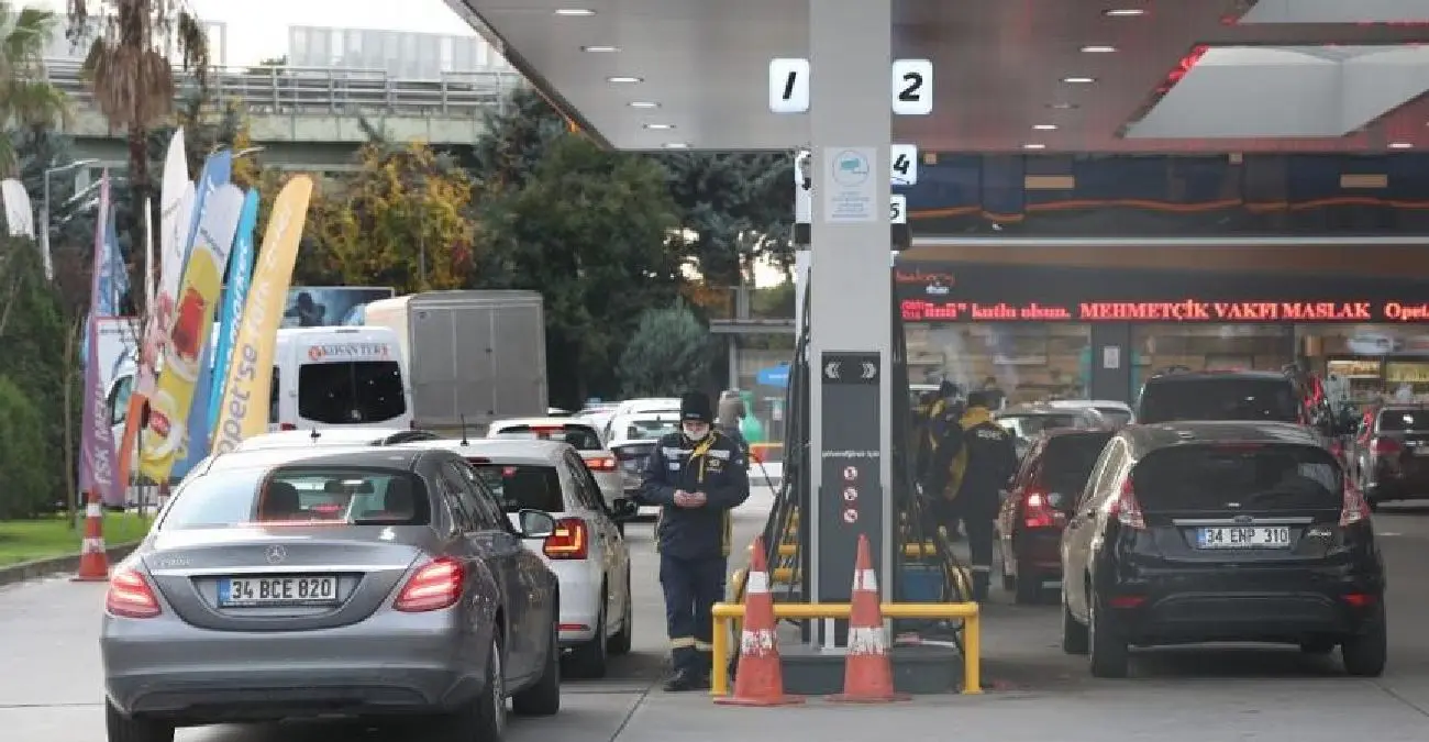 Η Τουρκία τριπλασίασε τον φόρο καυσίμων