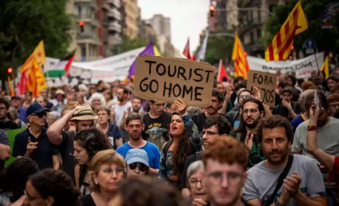 Η «No List» του 2025 - Οι 15 ταξιδιωτικοί προορισμοί που πρέπει να αποφύγετε
