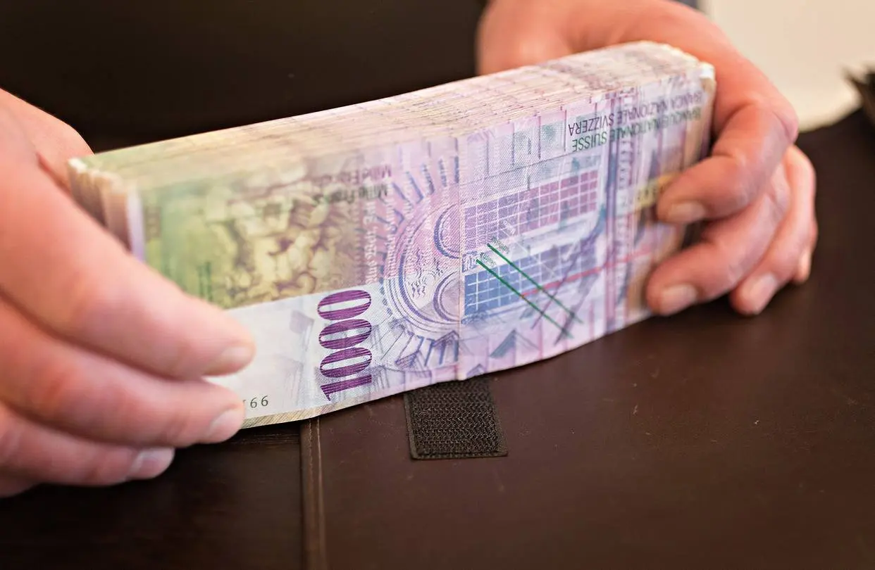 Γιατί οι Ελβετοί αγαπούν τόσο πολύ τα μετρητά;