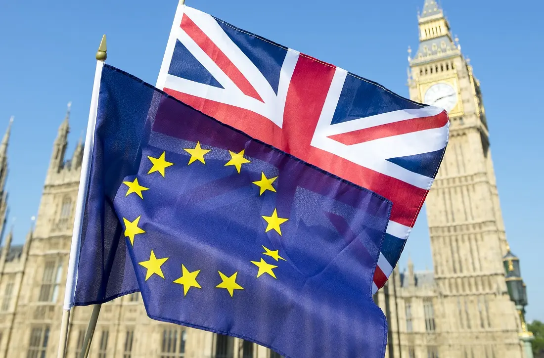 «Αδειάζει» επικίνδυνα η κλεψύδρα για το Brexit