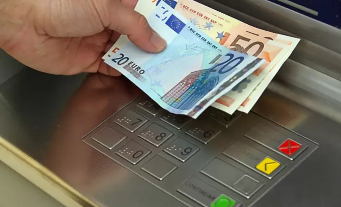 Πότε θα αρθούν τα capital controls στην Ελλάδα;