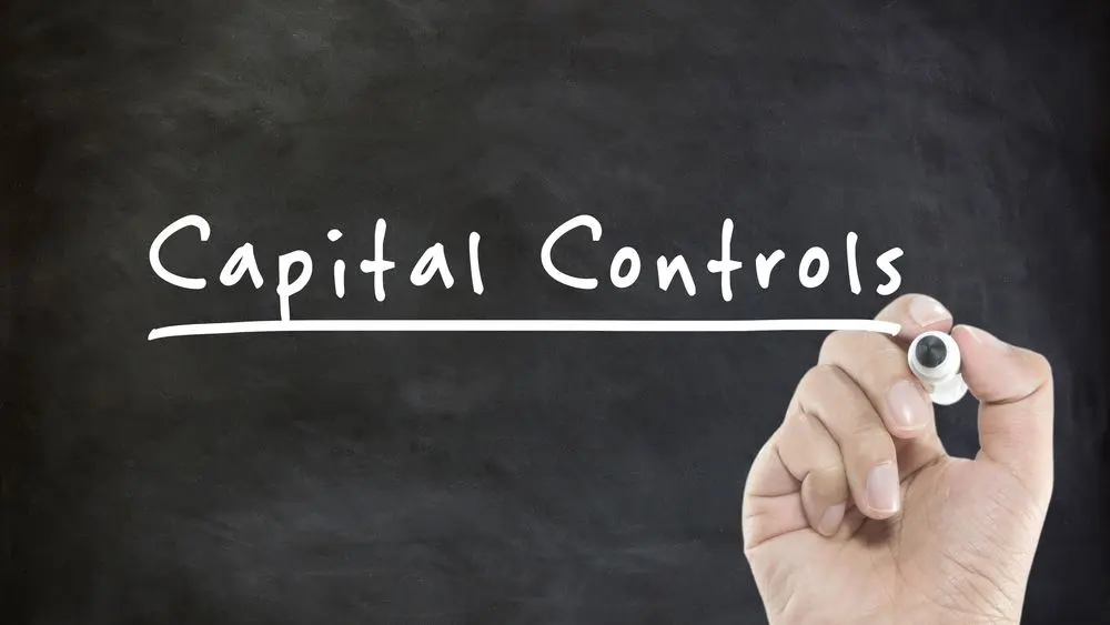 Moody’s: Η άρση των capital controls στην Ελλάδα είναι θετική