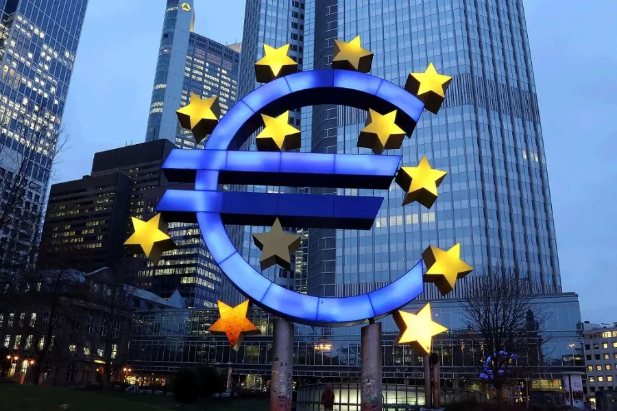 ΕΚΤ: Υποβάθμισε τον ρυθμό ανάπτυξης για 2018 και 2019