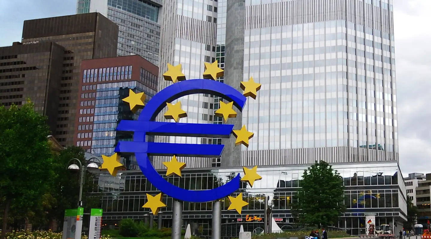 Ευρωζώνη: Αμετάβλητοι οι πιστωτικοί κανόνες τραπεζών για επιχειρηματικά δάνεια