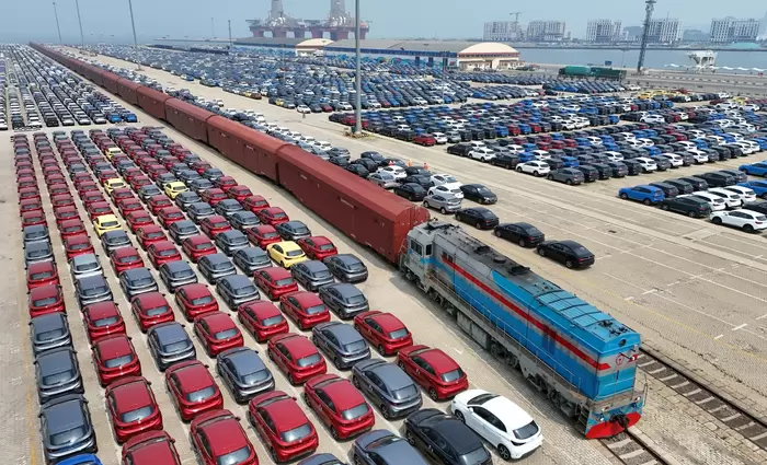 Η διπλή όψη των κινεζικών εξαγωγών: Αυξήθηκαν παντού με την εμπορική «εκεχειρία», κατέρρευσαν στις ΗΠΑ