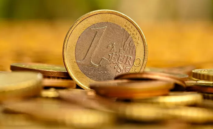 Μειώθηκαν εκ νέου οι αποδόσεις των ελληνικών ομολόγων