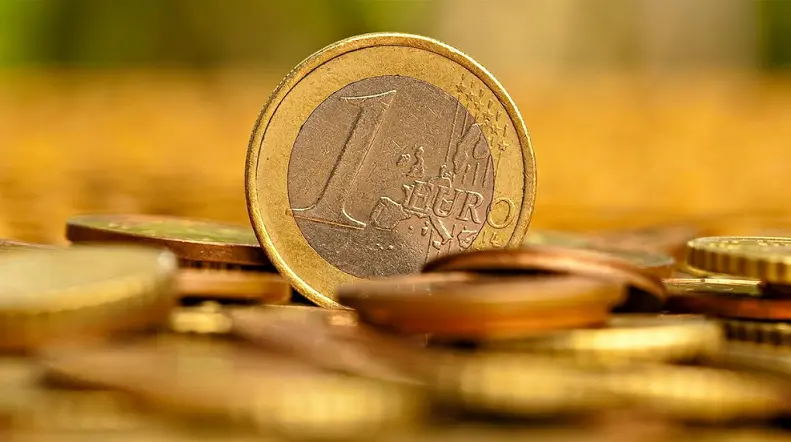 Μειώθηκαν εκ νέου οι αποδόσεις των ελληνικών ομολόγων
