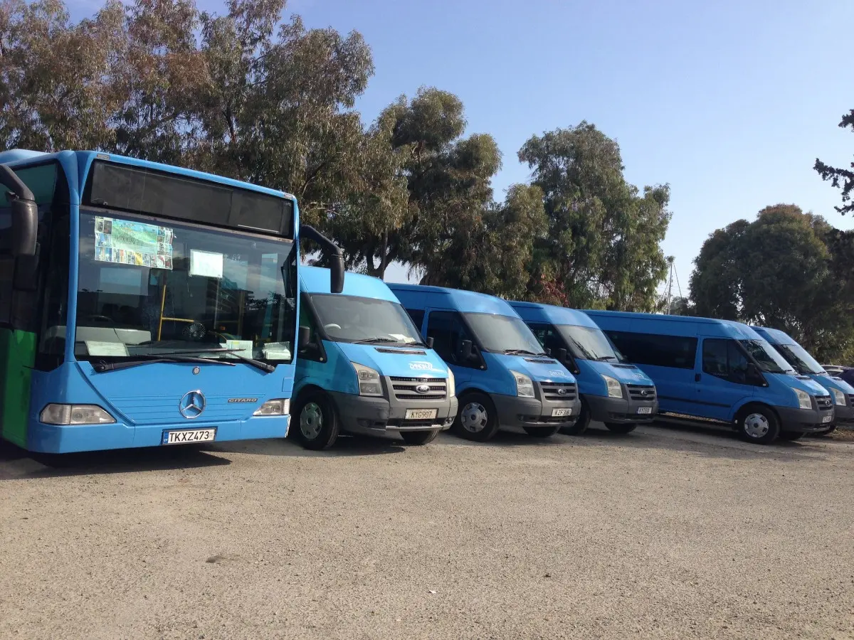 Σε επ’ αόριστον απεργία από αύριο οι εργαζόμενοι στα λεωφορεία Ζήνων Λάρνακας