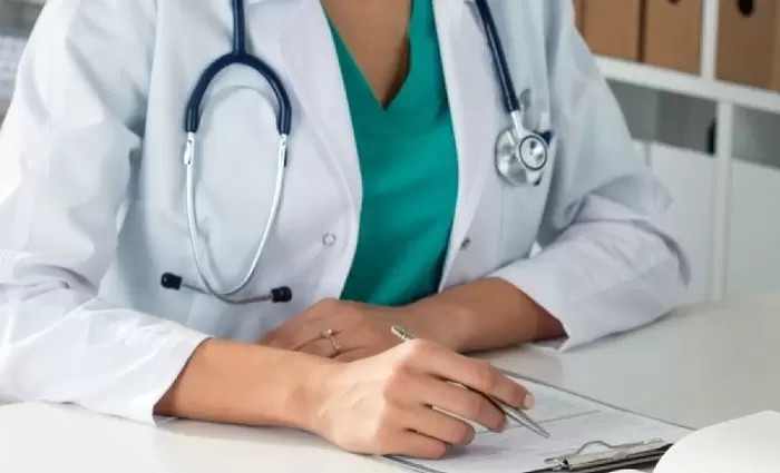 Γιατροί - δισεκατομμυριούχοι με περιουσίες που ζαλίζουν - Πόσα χρήματα κερδίζουν