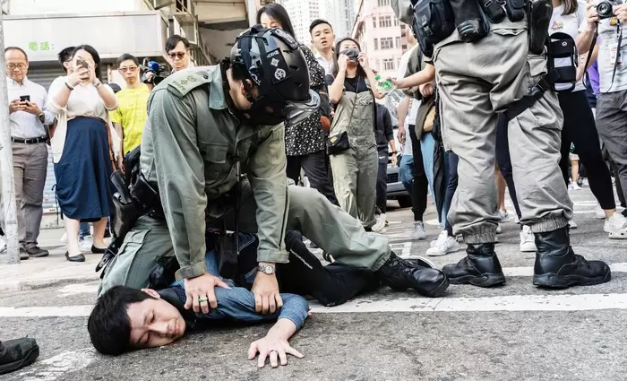 Hong Kong: Αυξήθηκαν οι μετοχές παρά τις βίαιες συγκρούσεις