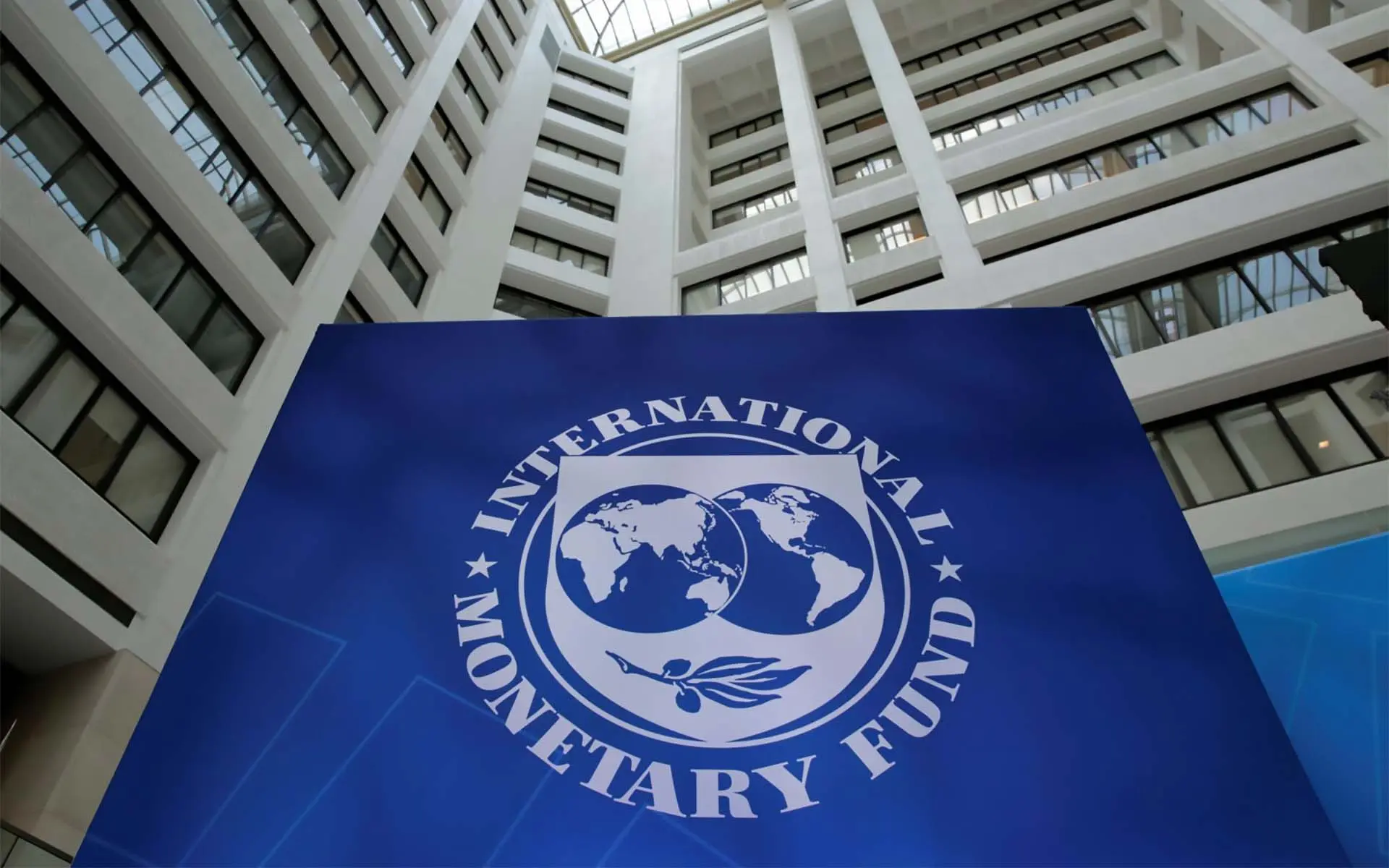 ΔΝΤ: Δεν αναδιαρθρώσαμε το ελληνικό χρέος για να σώσουμε τις τράπεζες
