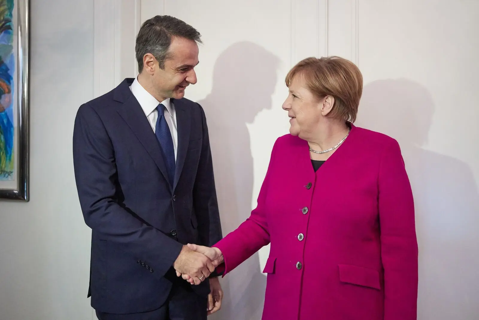 Spiegel: Ο Κυριάκος Μητσοτάκης ζητεί επενδύσεις, όχι χάρες