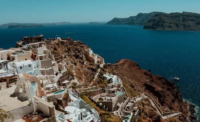 Σε εγρήγορση και οι ξενοδόχοι στη Σαντορίνη λόγω της σεισμικής δραστηριότητας