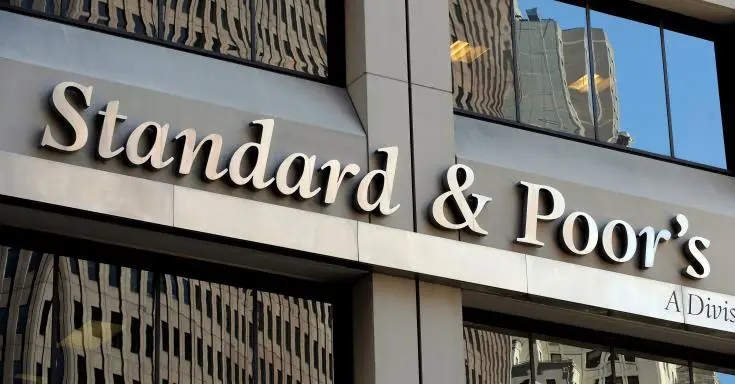 Ο οίκος S&P αναβάθμισε το αξιόχρεο της Ελλάδας σε Β+
