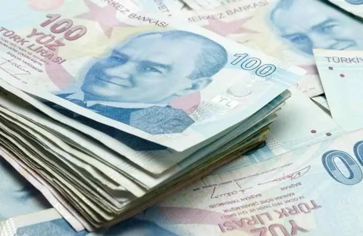 Υποχωρεί η τουρκική λίρα