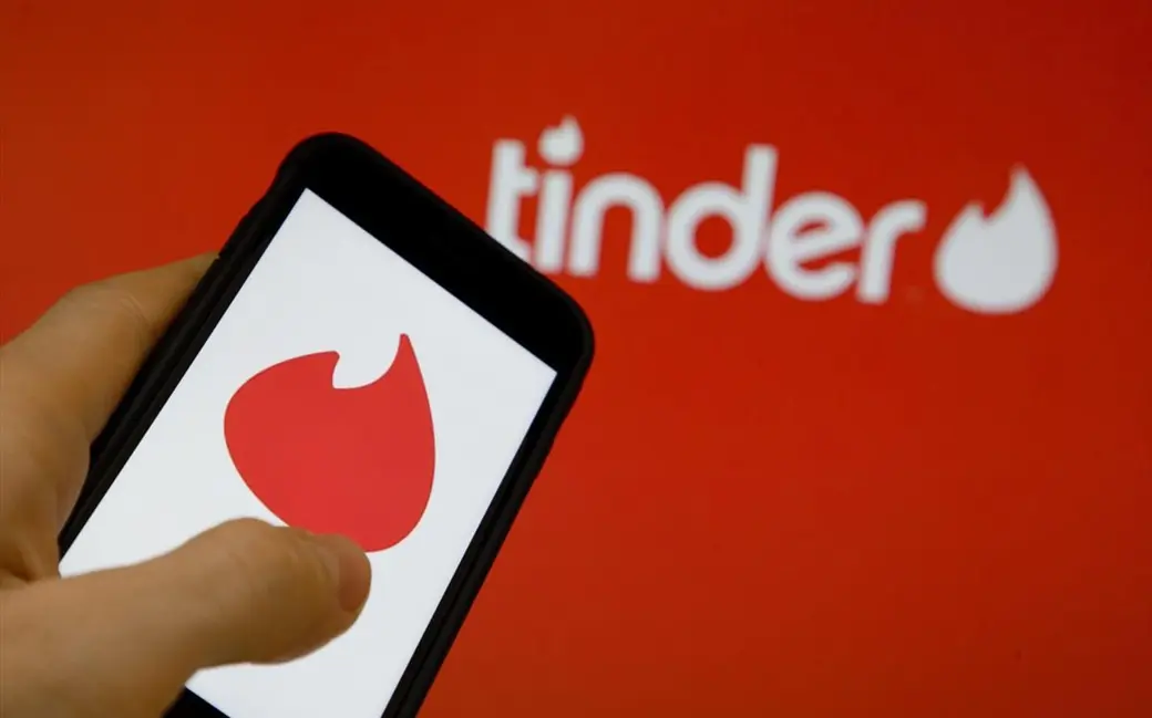 Οι εργαζόμενοι αναζητούν εργασία (και) στο Tinder – Είναι οι εφαρμογές γνωριμιών το νέο LinkedIn;
