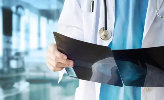 Ζητούνται βοηθοί διευθυντές κλινικής διάφορων ειδικοτήτων