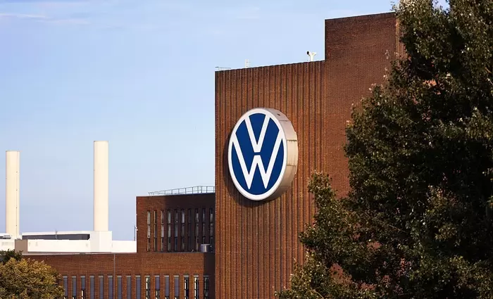 Volkswagen: Οι εργαζόμενοι πέτυχαν deal-ορόσημο για αύξηση μισθών 20% και και νέες παροχές