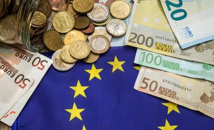 Die Zeit: Αρκετά πια με τους ελέγχους της Ελλάδας