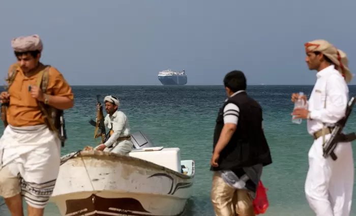 Νέες επιθέσεις σε πλοία στην Ερυθρά Θάλασσα και ανοικτά της Ινδίας