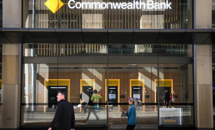 Commonwealth Bank: Απολύσεις και αλλαγές λόγω ΑΙ στη μεγαλύτερη τράπεζα της Αυστραλίας