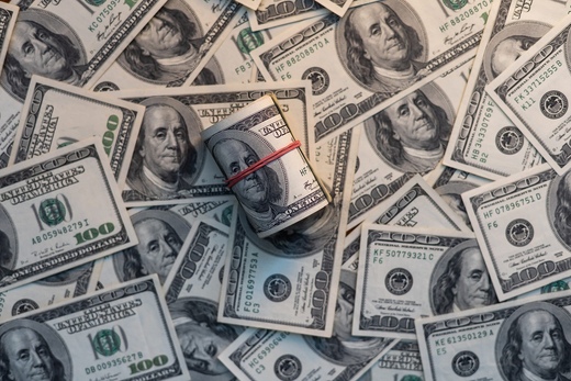 Κρίση στη Μέση Ανατολή: Γιατί το δολάριο επιστρέφει ως το ισχυρότερο ασφαλές καταφύγιο των αγορών