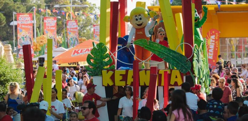 ΚΕΑΝΙΤΑ: Μοιράζει €21,000 τα έσοδα του πάρτι των γενεθλίων της, σε 2 Ιδρύματα