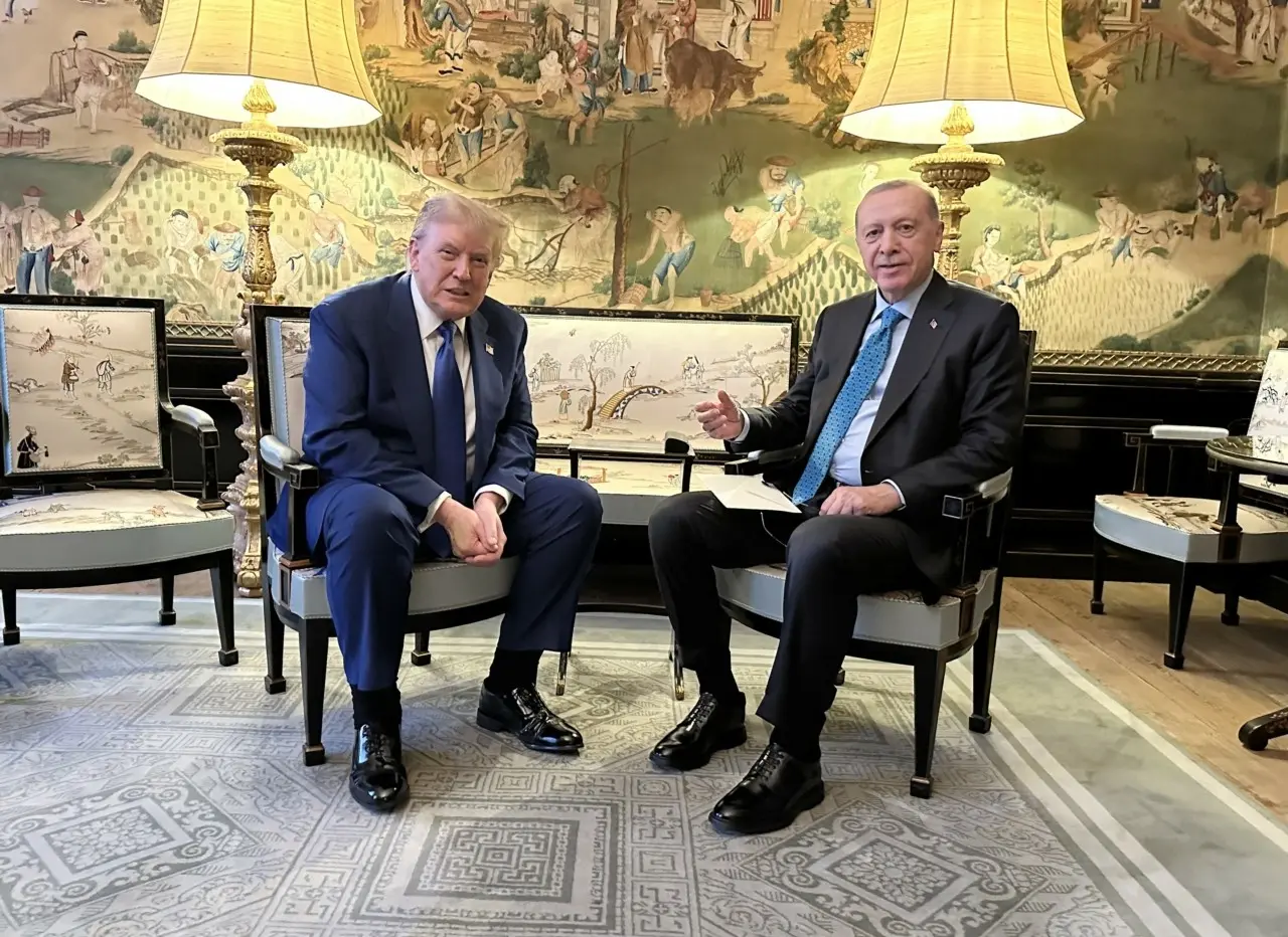 Τραμπ και Ερντογάν συναντήθηκαν στη Χάγη - Tα deals των $100 δισ.