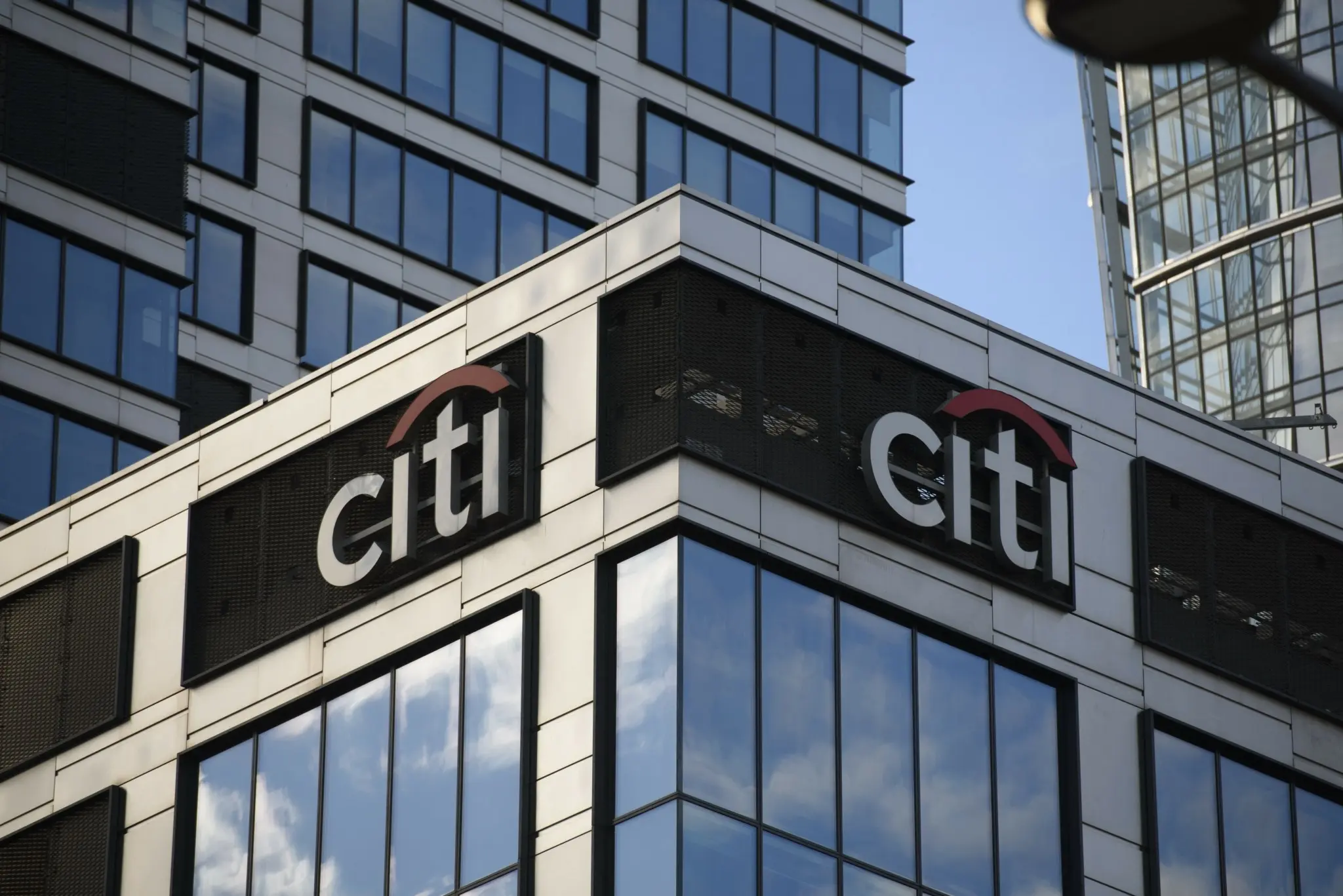 Η Citi προειδοποιεί: Τέλος χρόνου για τα ρεκόρ στον χρυσό – Το ράλι εξαντλείται