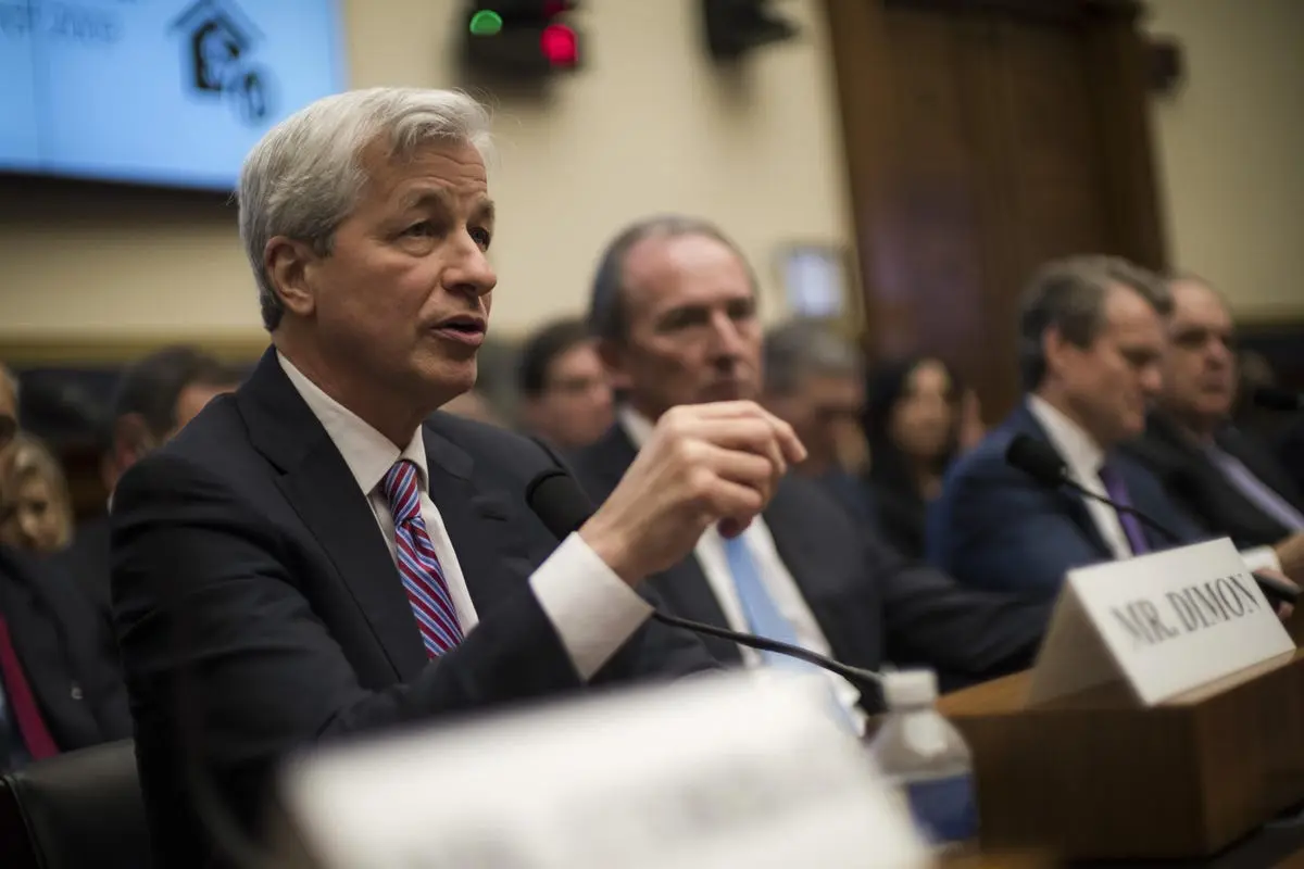 JPMorgan: Έρχεται τυφώνας στην οικονομία