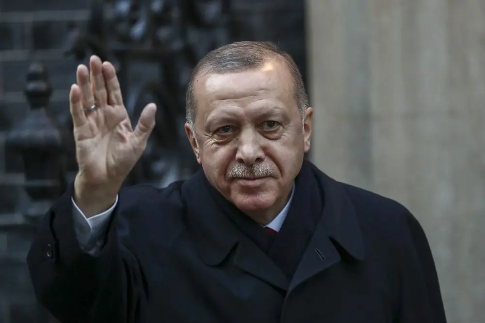 Ο Ερντογάν εργαλειοποιεί τον κορωνοϊό για να αναδειχθεί μέγας οικονομολόγος