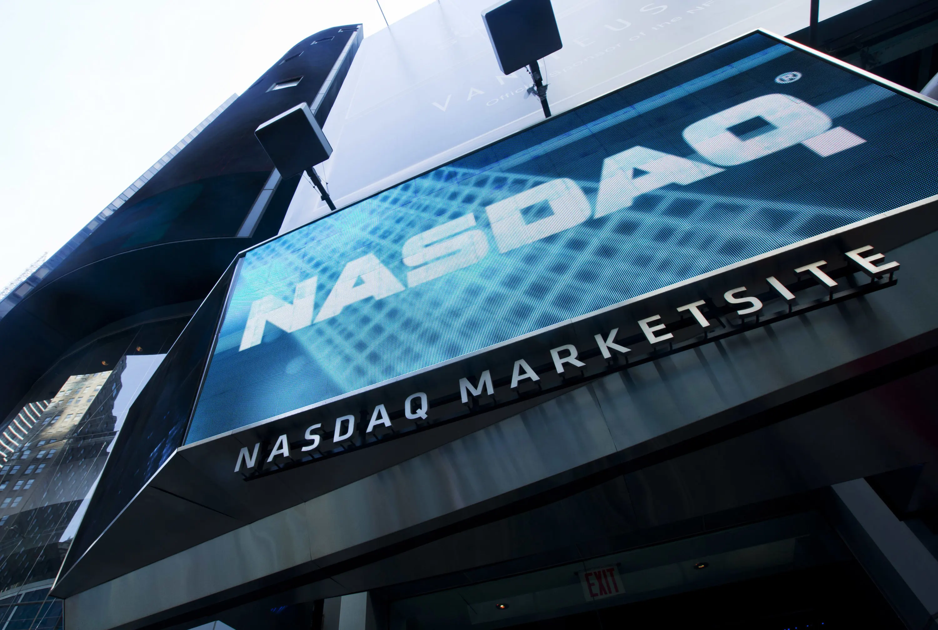 Νέο ιστορικό ρεκόρ ο NASDAQ