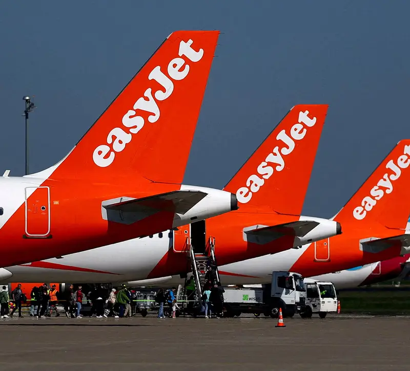 Ανατροπή στην εξαγορά της easyJet – «Έκλεισε» τελικά με Apollo για 5,7 δισ. λίρες