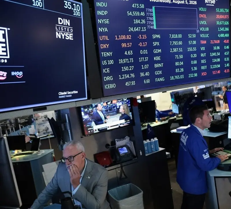 Πιέσεις στη Wall Street από το άλμα του πετρελαίου και τον επίμονο πληθωρισμό
