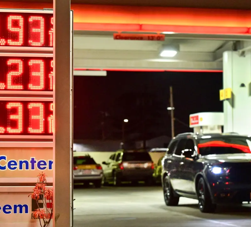 Τιμές καυσίμων: Οι 5 λόγοι που δεν θα πέσει άμεσα η τιμή της βενζίνης στις ΗΠΑ παρά την εκεχειρία με το Ιράν