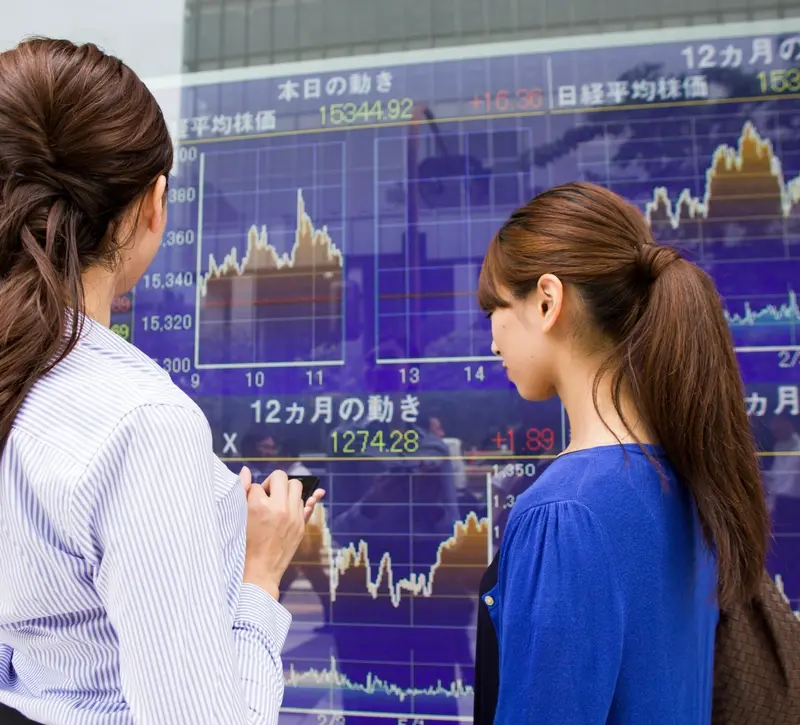 Ασιατικές αγορές: Άνοδος των δεικτών με φόντο την αβεβαιότητα στα Στενά του Ορμούζ και τις τιμές πετρελαίου