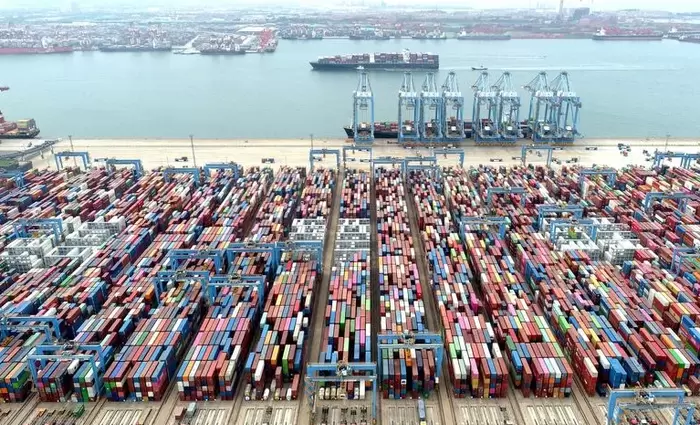 Κίνα: Εκτοξεύτηκαν οι εξαγωγές το α’ δίμηνο – Σε ιστορικό υψηλό το πλεόνασμα